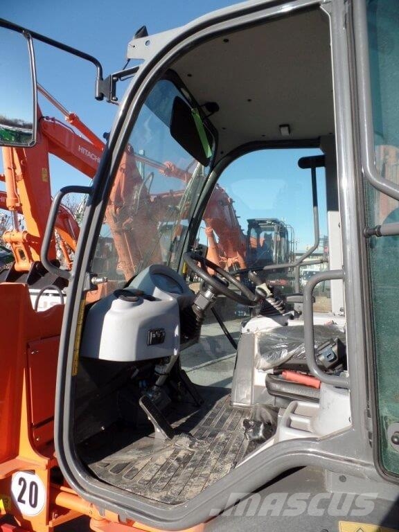 Hitachi ZW65 Naudoti ratiniai krautuvai