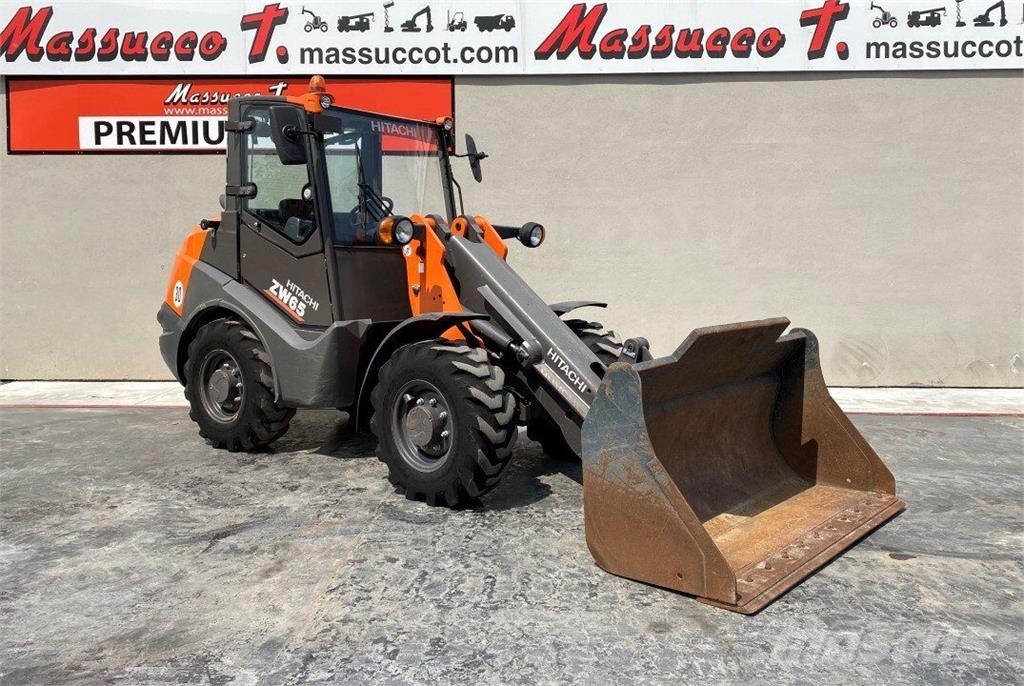 Hitachi ZW65 Колесни товарачи