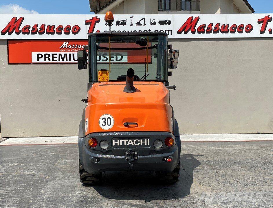 Hitachi ZW65 Колесни товарачи