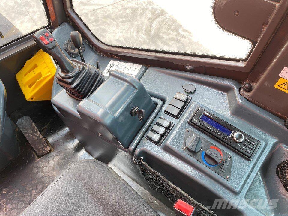 Hitachi ZW65 Колесни товарачи
