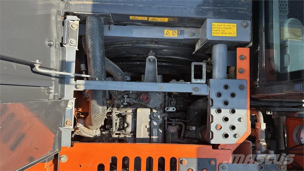 Hitachi ZX135US-5B TUNNELING 中型挖掘机