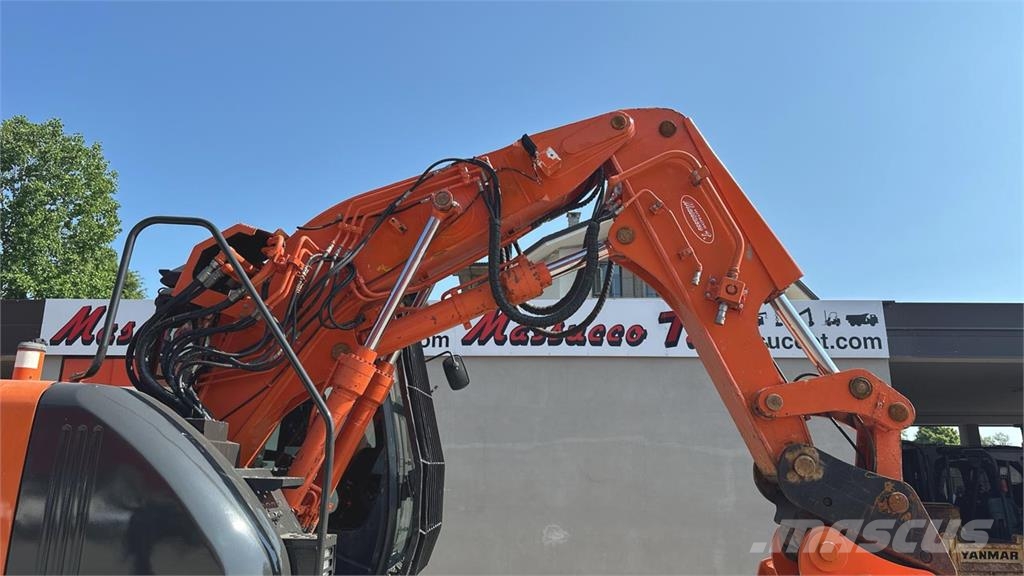 Hitachi ZX135US-5B TUNNELING 中型挖掘机