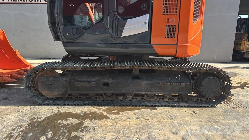 Hitachi ZX135US-5B TUNNELING 中型挖掘机