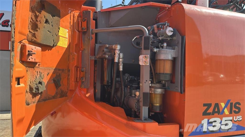 Hitachi ZX135US-5B TUNNELING 中型挖掘机