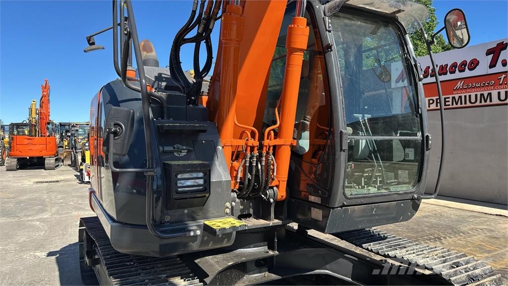 Hitachi ZX135US-6 SLF حفارات وسط 7 طن - 12 طن