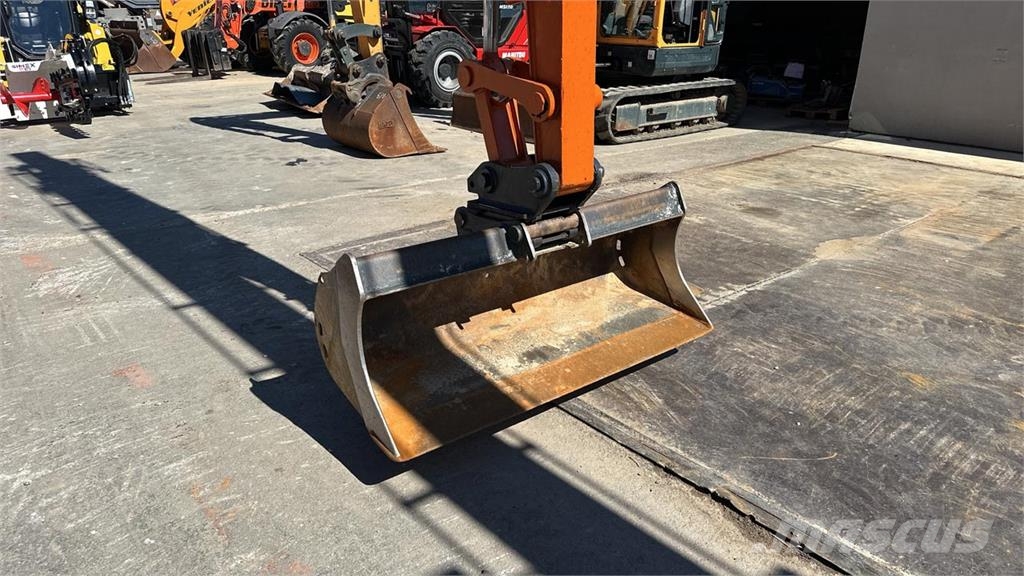 Hitachi ZX135US-6 SLF حفارات وسط 7 طن - 12 طن