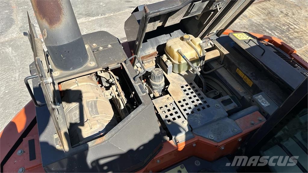 Hitachi ZX135US-6 SLF حفارات وسط 7 طن - 12 طن