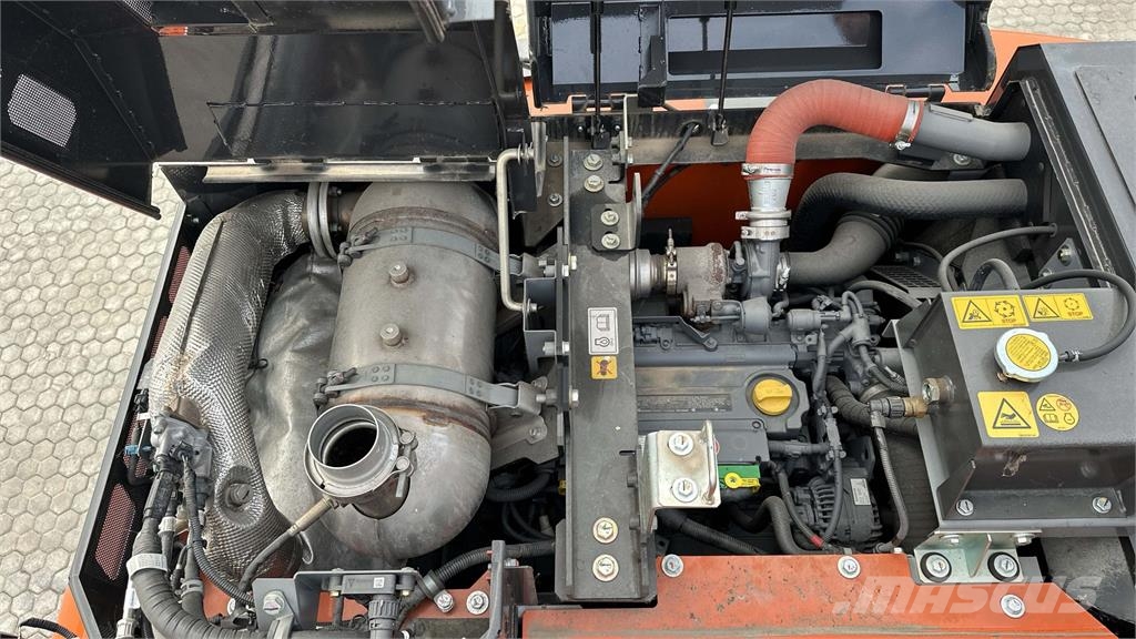 Hitachi ZX150WT-7 2P Lastik tekerli ekskavatörler