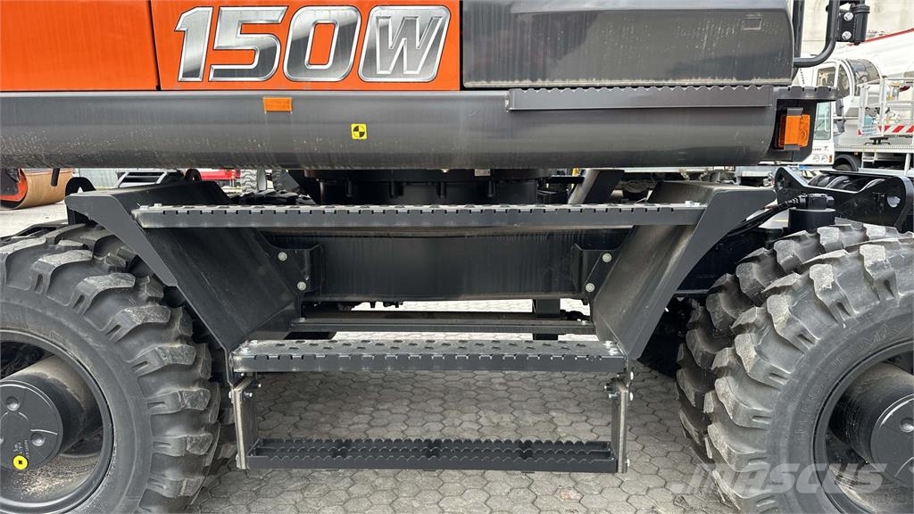 Hitachi ZX150WT-7 2P Lastik tekerli ekskavatörler