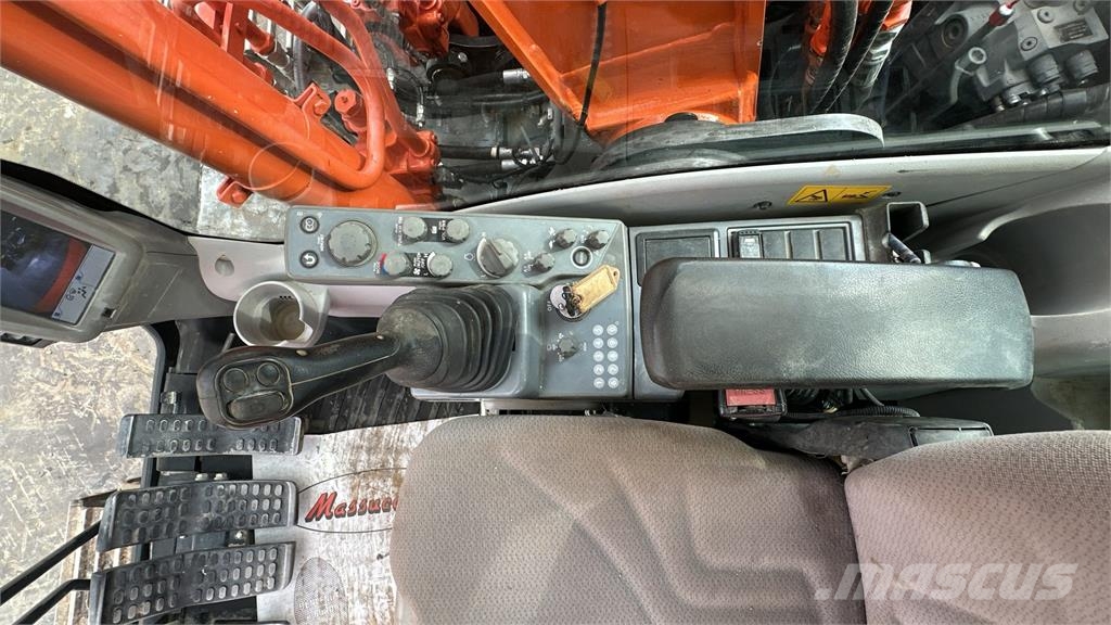 Hitachi ZX160LC-6 حفارات وسط 7 طن - 12 طن