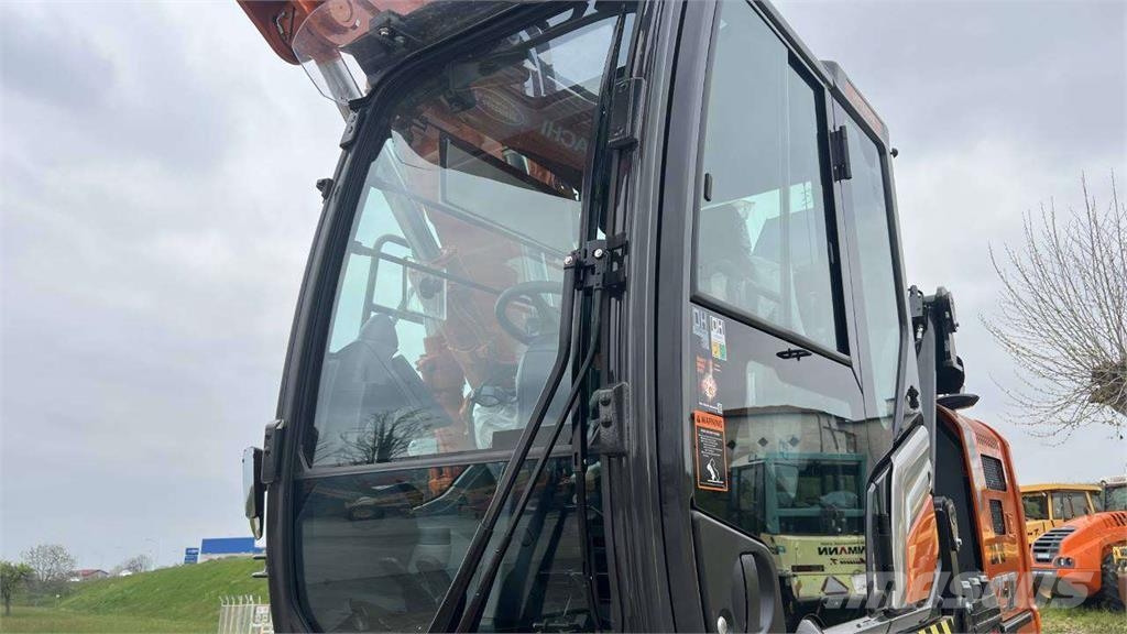 Hitachi ZX175W-7 حفارات بعجل