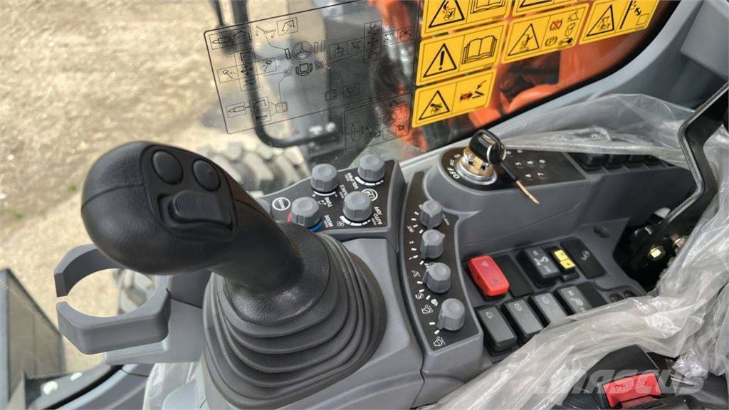 Hitachi ZX175W-7 حفارات بعجل