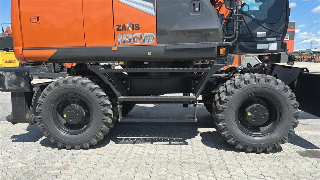 Hitachi ZX180W-7 Gumikerekes kotrók