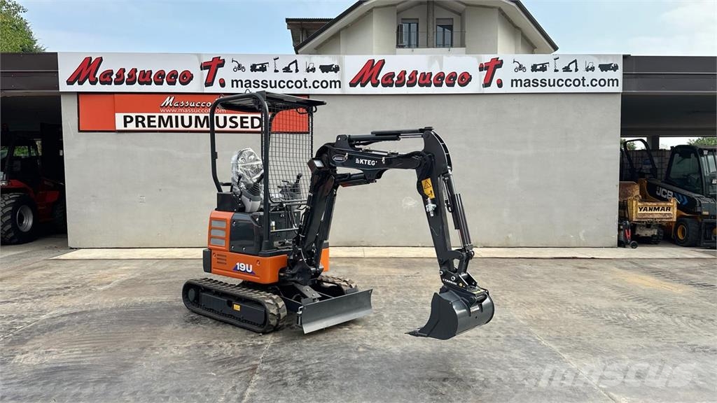 Hitachi ZX19U-2P Minikoparki