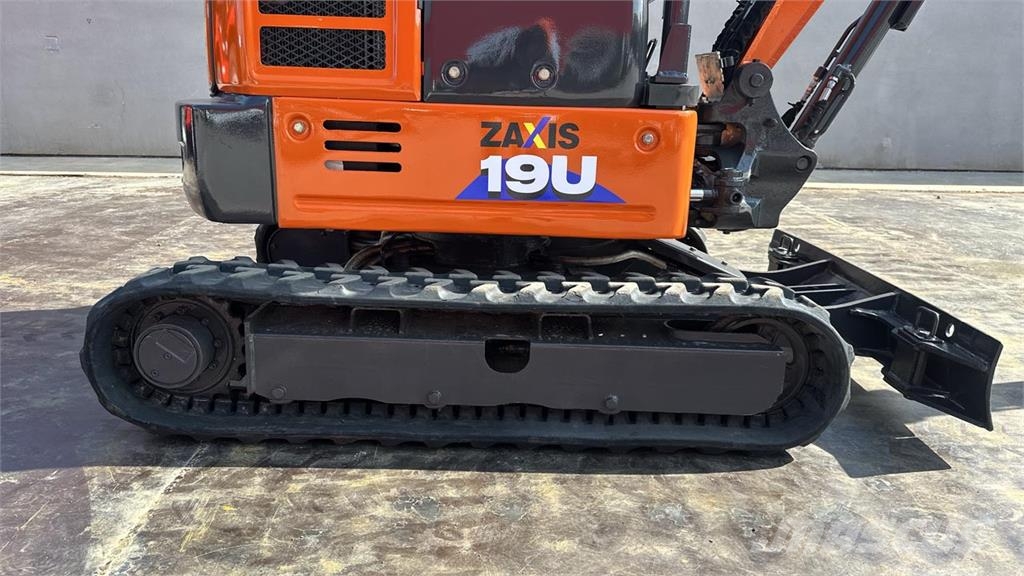 Hitachi ZX19U-5A YLR Miniexcavadoras