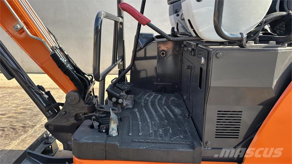 Hitachi ZX19U-5A YR حفارات صغيرة أقل من 7 طن (حفارات صغيرة)