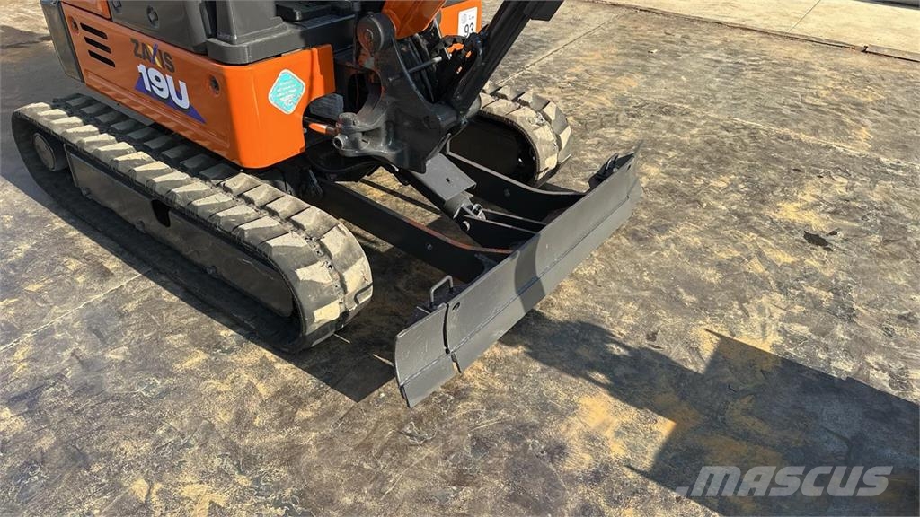 Hitachi ZX19U-5A YR حفارات صغيرة أقل من 7 طن (حفارات صغيرة)