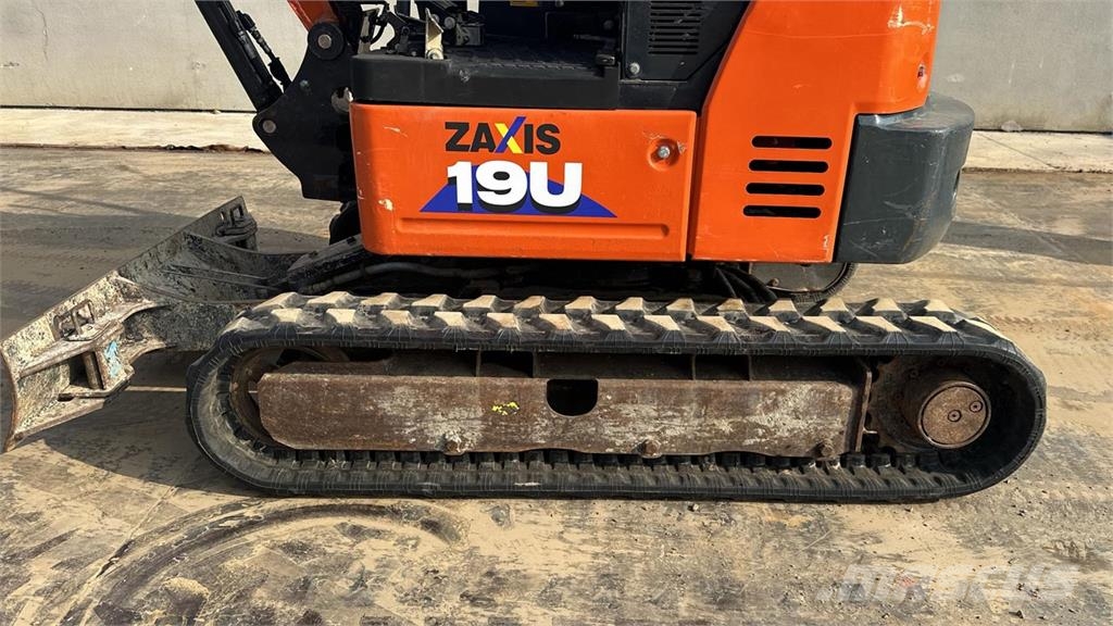 Hitachi ZX19U-6 YRL Minibagger < 7t