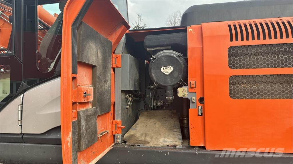 Hitachi ZX210LCN-5B Верижен екскаватор