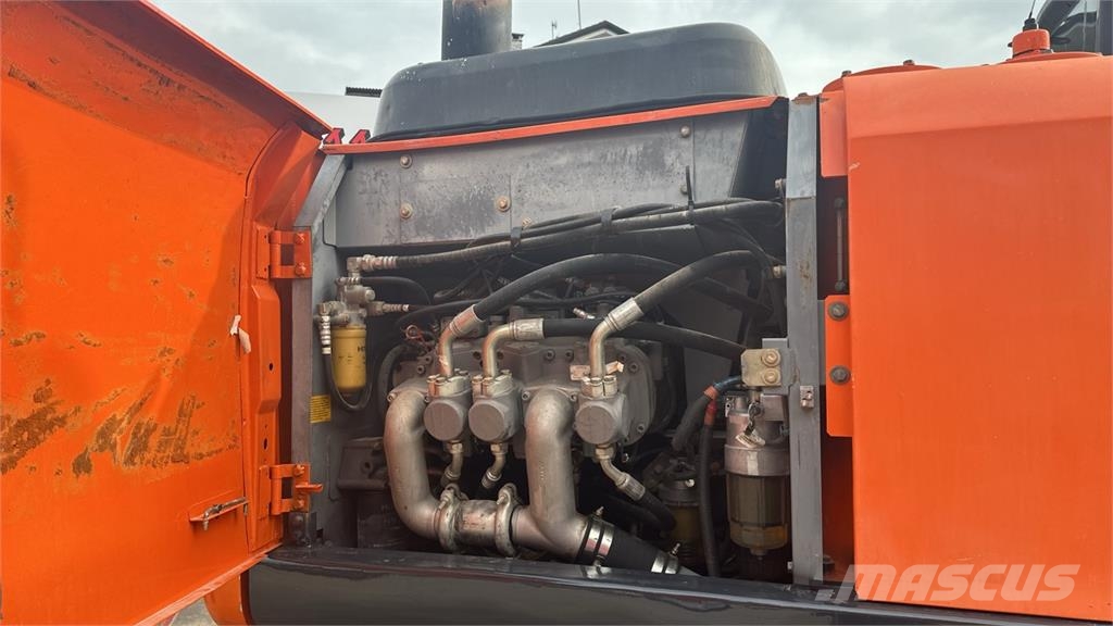 Hitachi ZX210LCN-5B Верижен екскаватор