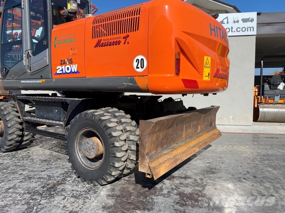 Hitachi ZX210W-3 حفارات بعجل