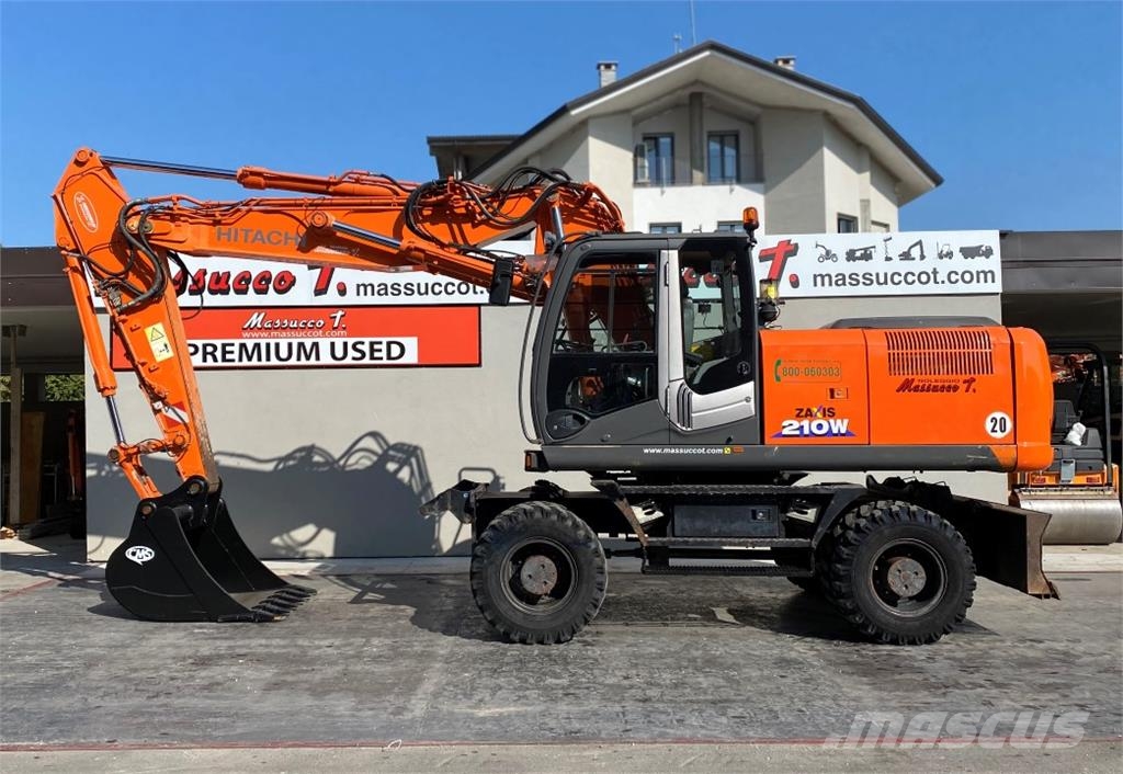 Hitachi ZX210W-3 حفارات بعجل