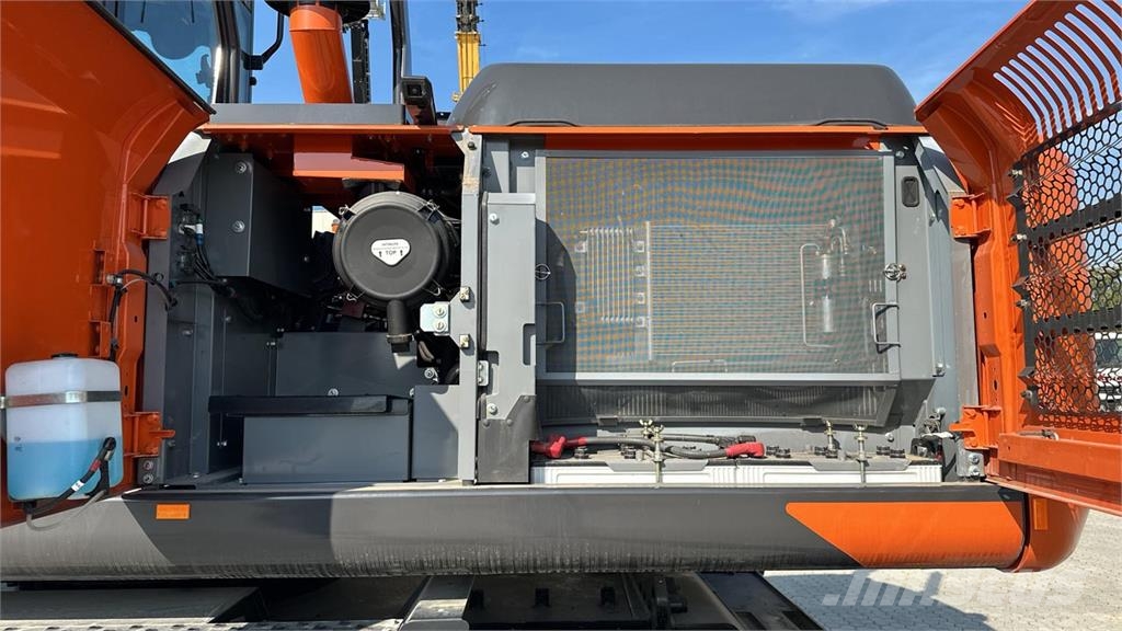 Hitachi ZX220W-7 حفارات بعجل