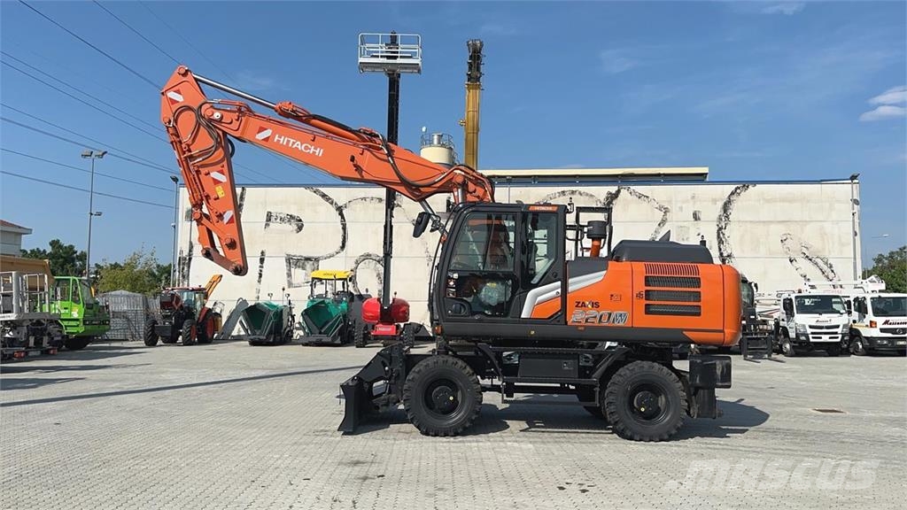 Hitachi ZX220W-7 حفارات بعجل