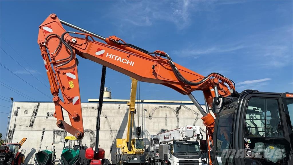 Hitachi ZX220W-7 حفارات بعجل