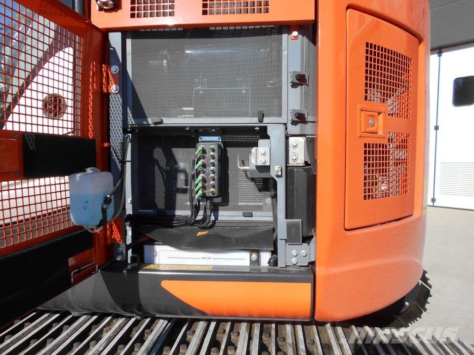 Hitachi ZX225-US6 Escavatori cingolati