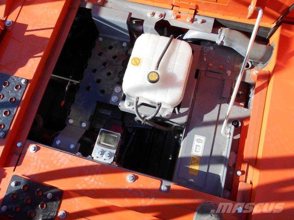 Hitachi ZX225-US6 Escavatori cingolati