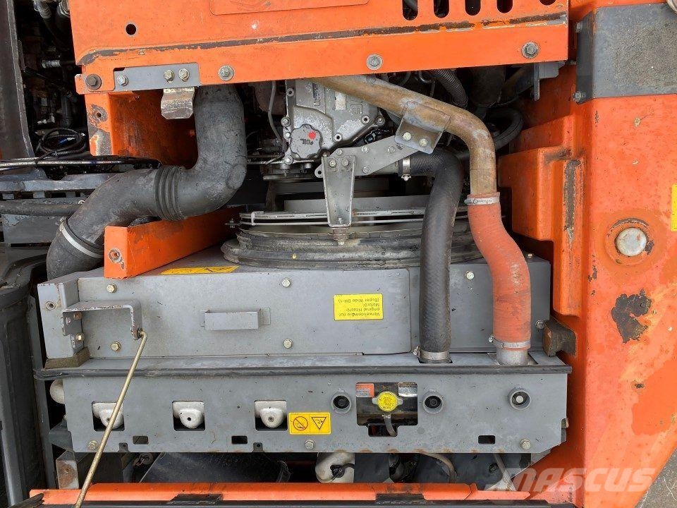 Hitachi ZX225 USBLC Escavatori cingolati
