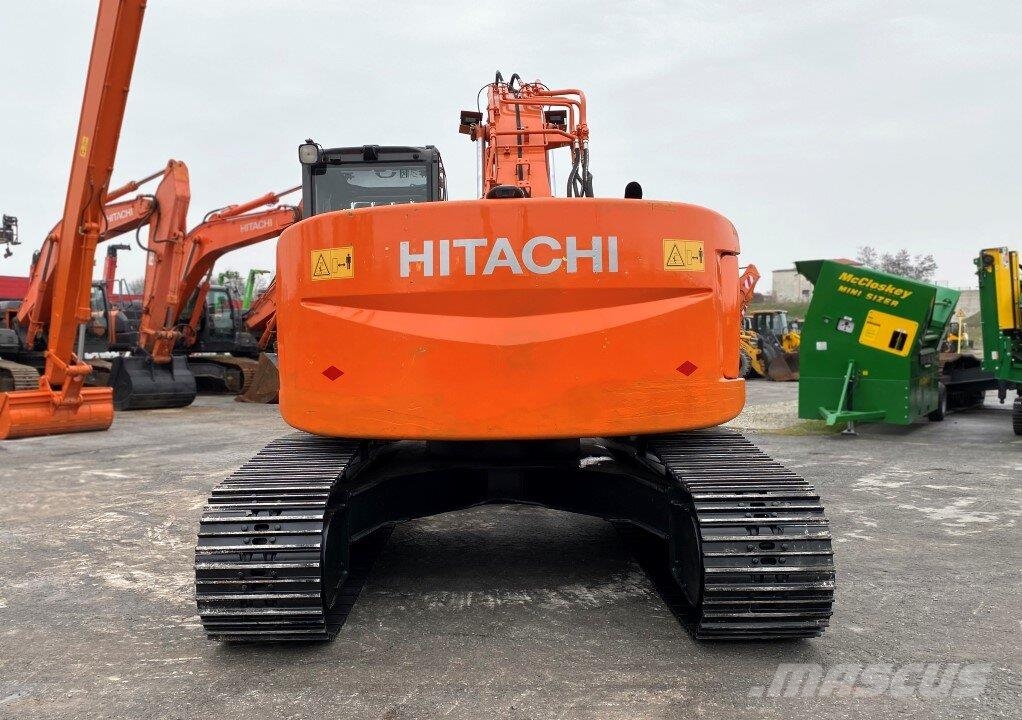 Hitachi ZX225 USBLC Escavatori cingolati