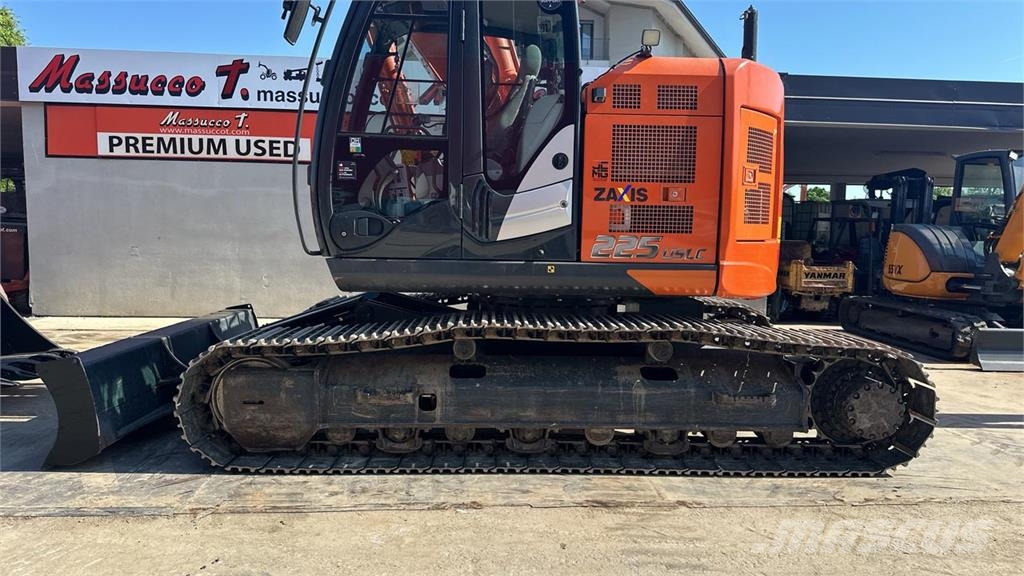 Hitachi ZX225USLC-6 Escavadeiras de esteiras