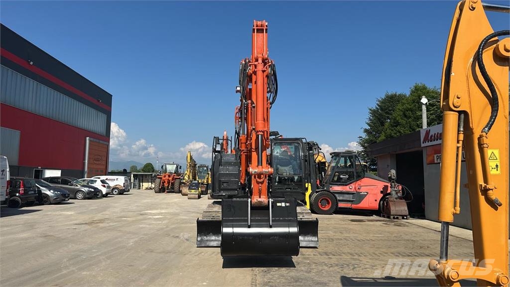 Hitachi ZX225USLC-6 Escavadeiras de esteiras
