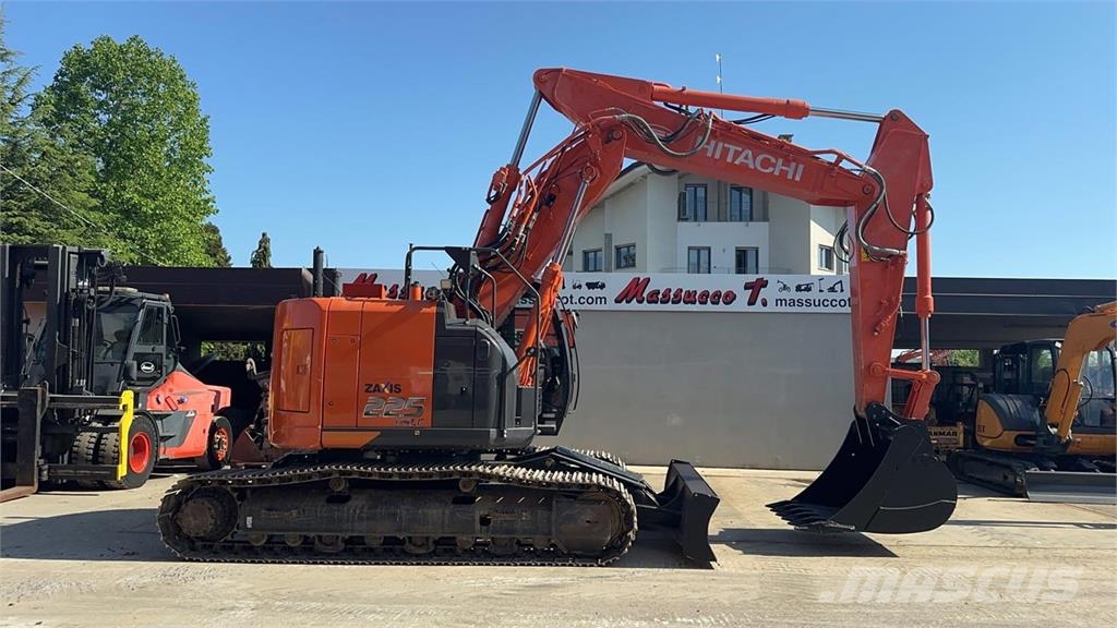 Hitachi ZX225USLC-6 Escavadeiras de esteiras