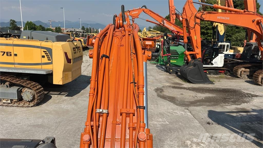 Hitachi ZX240N-3 Beltegraver
