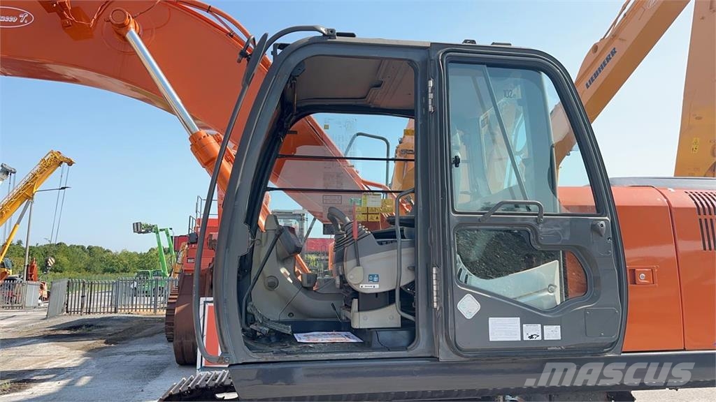 Hitachi ZX240N-3 Beltegraver