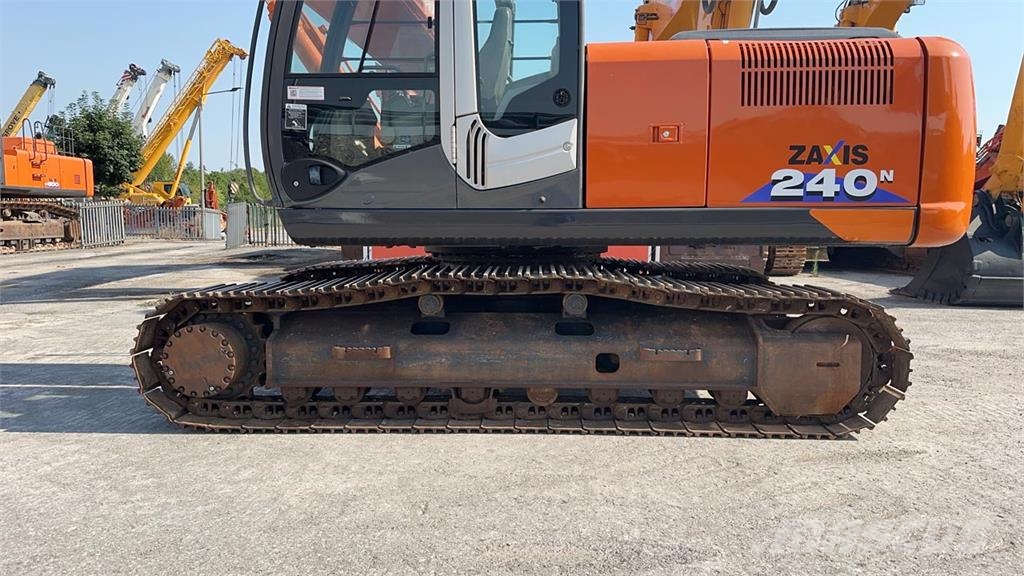 Hitachi ZX240N-3 Beltegraver