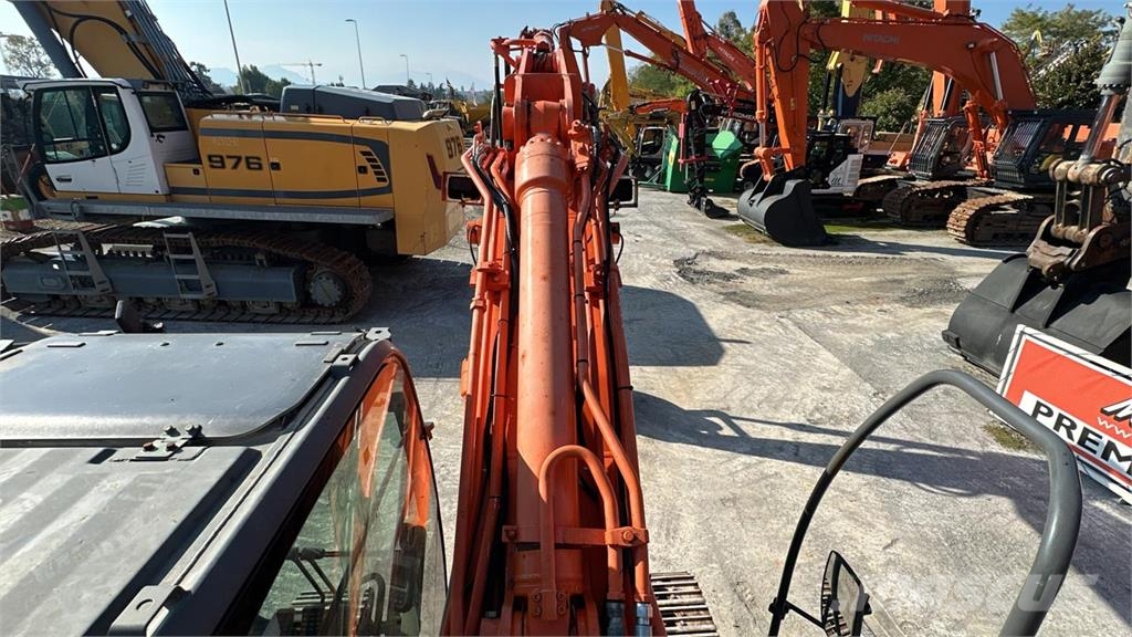 Hitachi ZX240NT-3 Paletli ekskavatörler