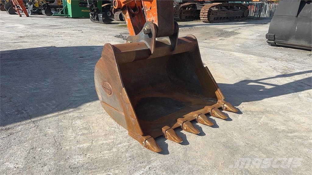 Hitachi ZX240NT-3 Paletli ekskavatörler