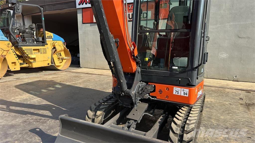 Hitachi ZX29U-3 CLR Верижен екскаватор