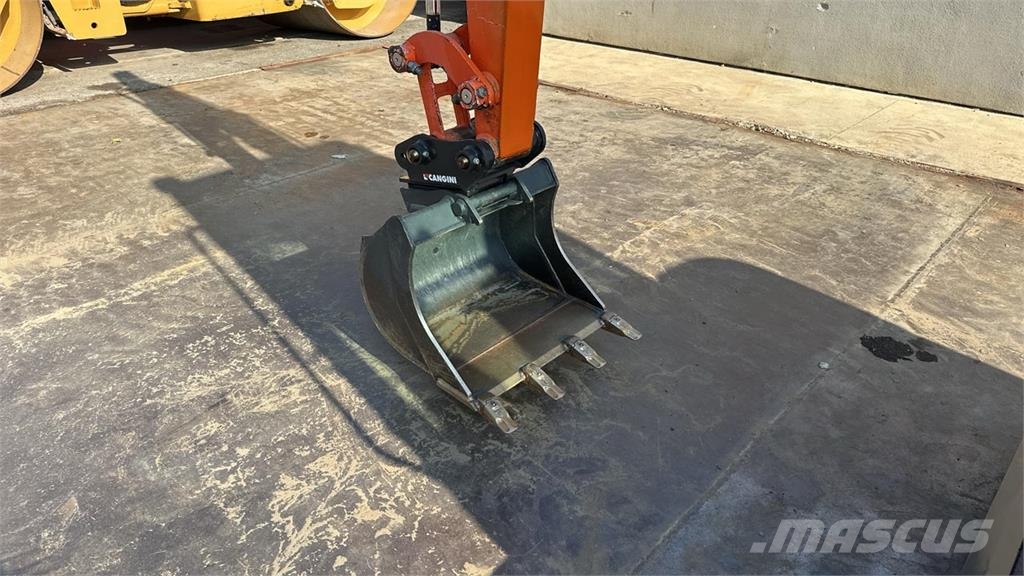Hitachi ZX29U-3 CLR Верижен екскаватор