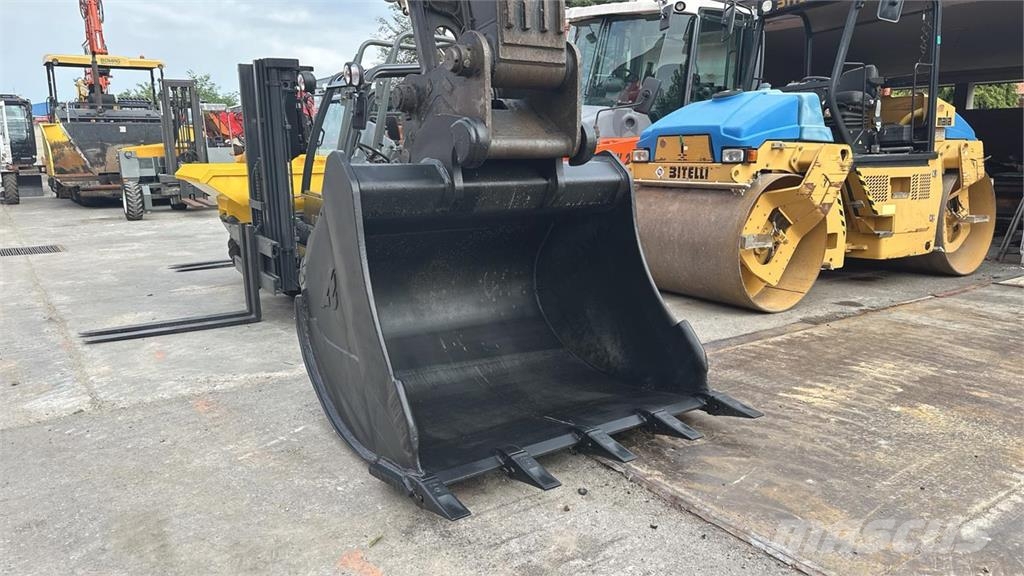 Hitachi ZX350LCN-7 Escavadeiras de esteiras