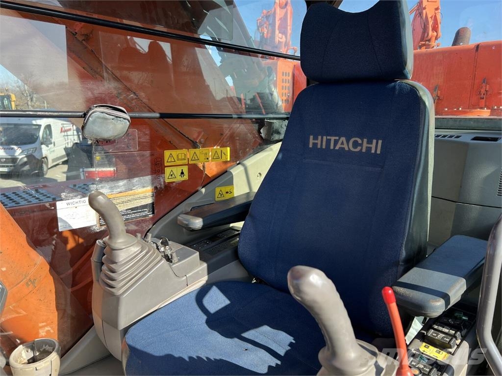 Hitachi ZX520LCH-3 حفارات زحافة