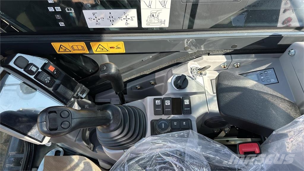 Hitachi ZX63U Excavadoras 7t - 12t