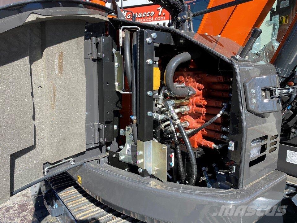 Hitachi ZX85US-6 حفارات وسط 7 طن - 12 طن