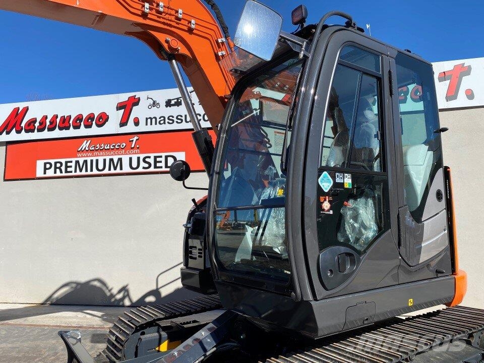 Hitachi ZX85US-6 حفارات وسط 7 طن - 12 طن