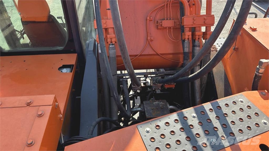Hitachi ZX870LCR-5B Paletli ekskavatörler