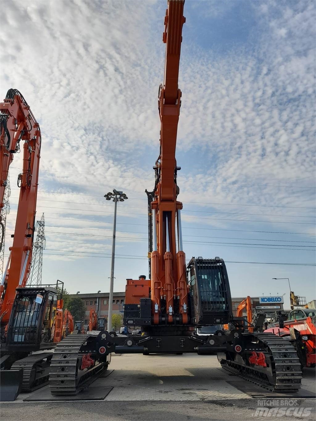 【値下げ】 ZX890LCH-MT-DEMOLITION, Hitachi 2021, España Mascus - mano segunda  de cadenas de excavadoras - Italia サーフィン・ボディボード